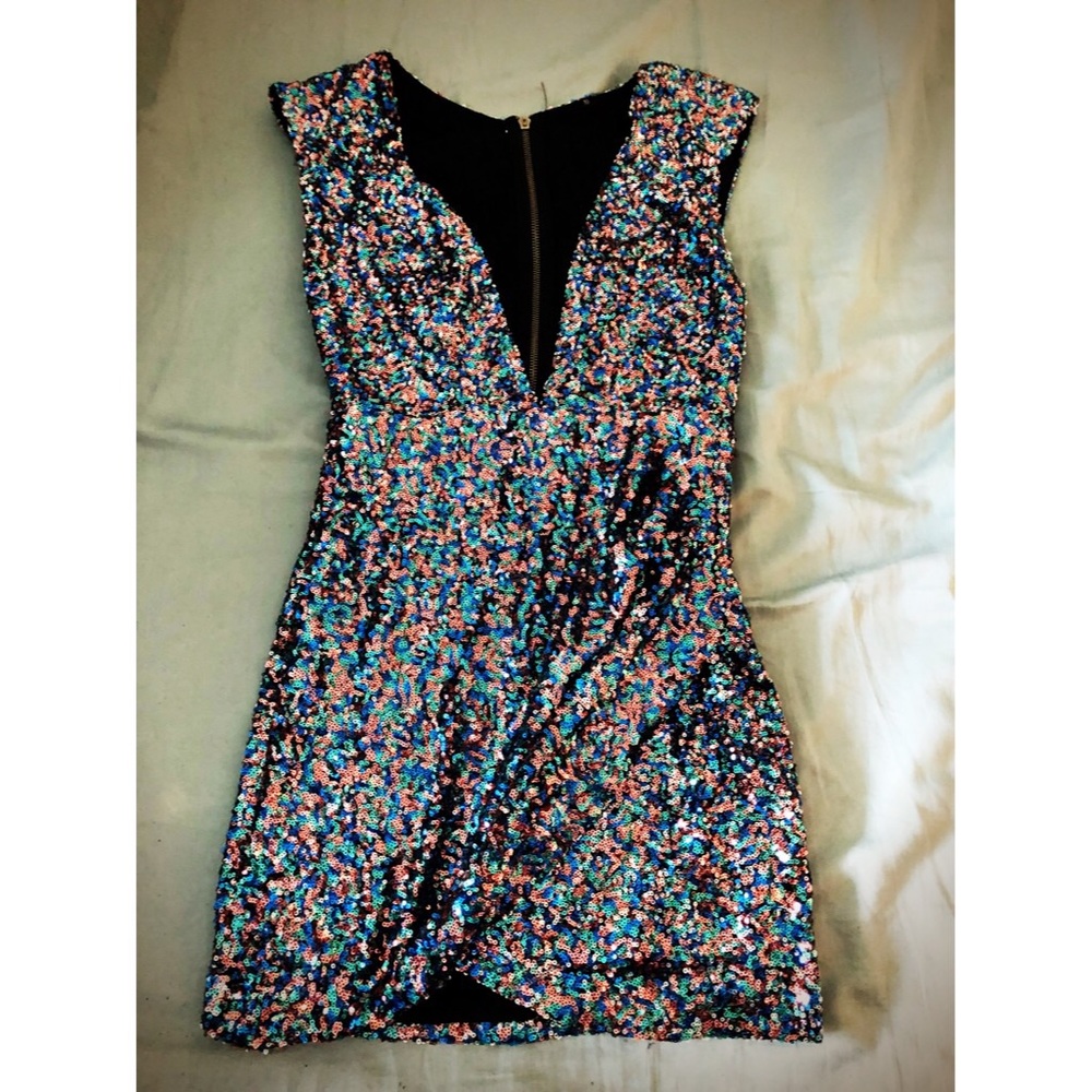 Sleeveless sequin mini